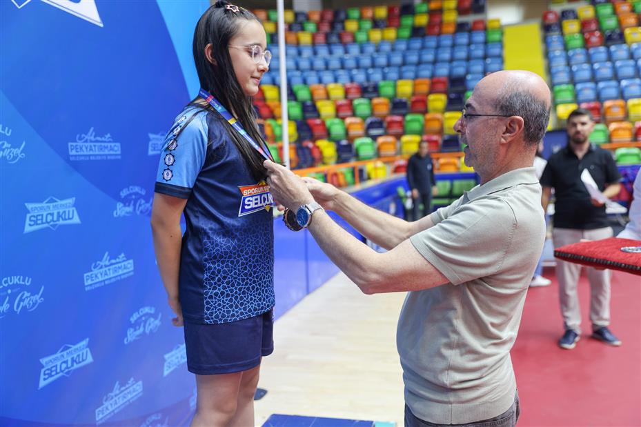 Sporun Merkezi Selçuklu'da Masa Tenisi Heyecanı Yaşandı