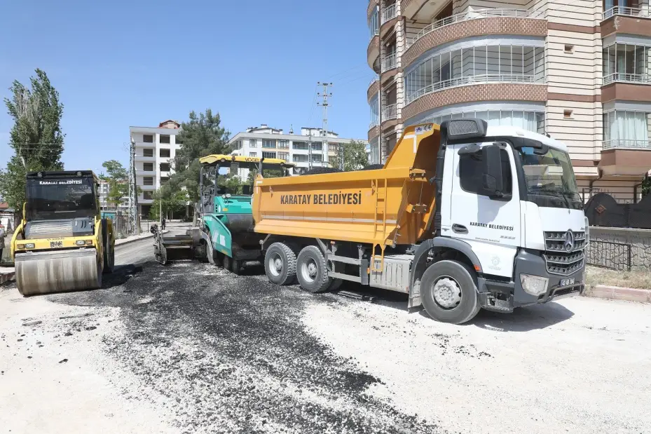 Erenler ve Mengene Mahallerleri'ne Sıcak Asfalt 