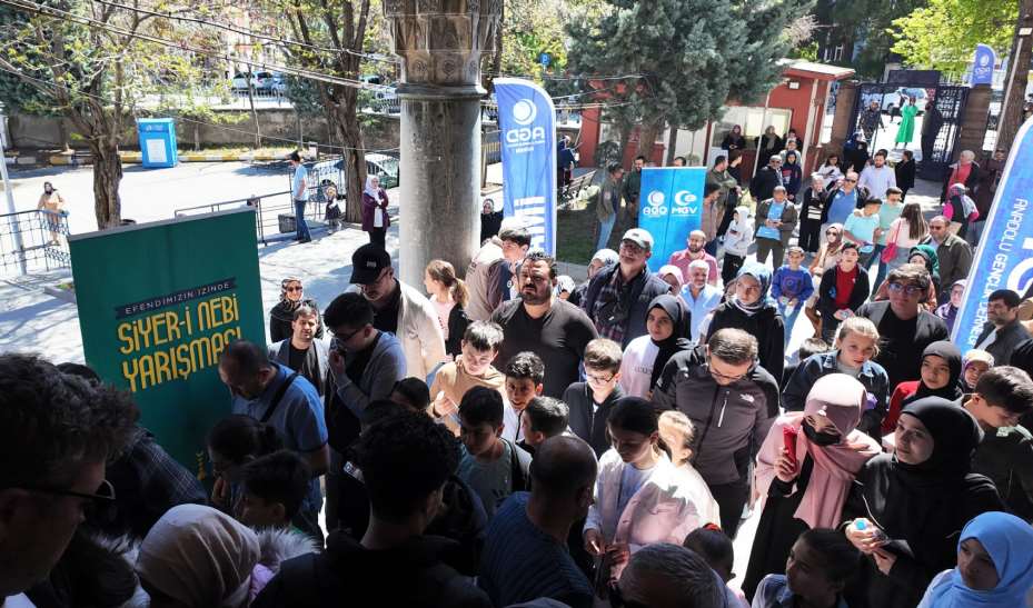 Kaybedeni Olmayan Ödüllü Sınava Binlerce Öğrenci Katıldı