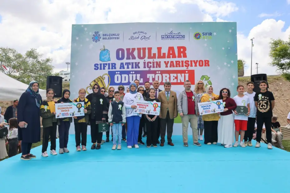  "Okullar Arası Sıfır Atık Yarışması" nın Ödül Töreni  Selçuklu Seyir Tepesi'nde Gerçekleşti