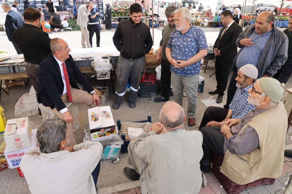 Hadimi ve Uluğbey Mahallelerinde hemşehrileriyle buluşan Başkan Kavuş; "Her mahallemizi planlı yatırımlarla geleceğe hazırlıyoruz"