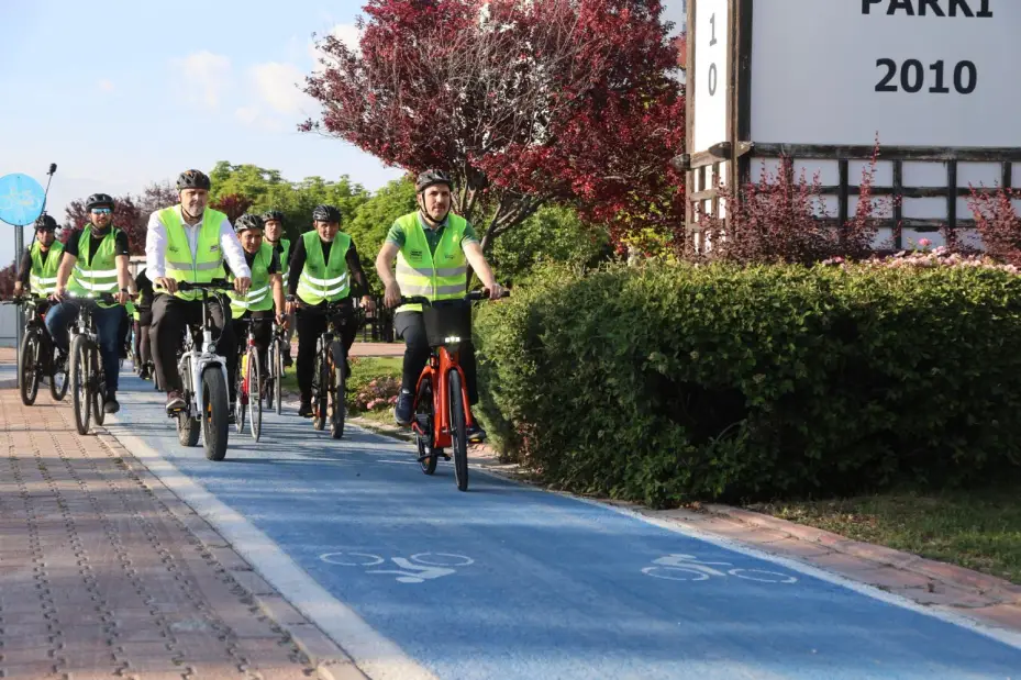Başkan Altay Dünya Bisiklet Günü'nde Bisikletseverlerle Pedal Çevirdi