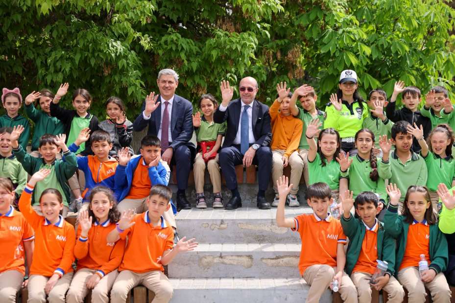 Başkan Pekyatırmacı Selçuklu Trafik Eğitim Parkı'nda Çocuklarla Bir Araya Geldi