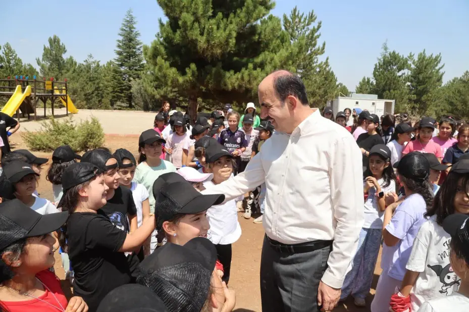 Başkan Altay 55 Bin Öğrenciyi Ağırlayacak Genç KOMEK Kampı'nda Çocukların Çoşkusuna Ortak Oldu