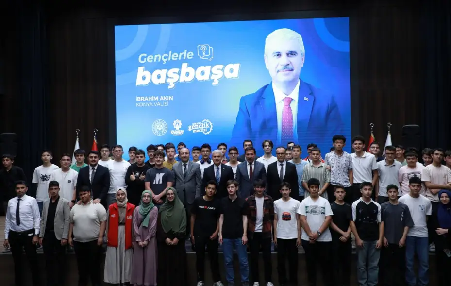 Konya Valisi İbrahim Akın Karataylı Gençlerle Buluştu