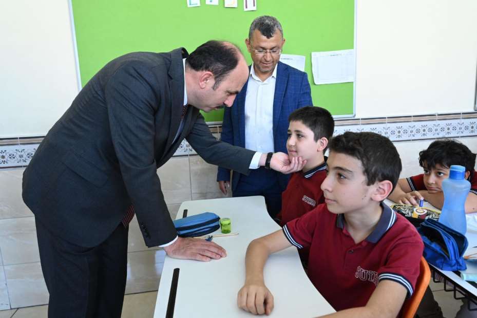 Başkan Altay 3 Farklı Okulda Öğrencilerle Buluştu