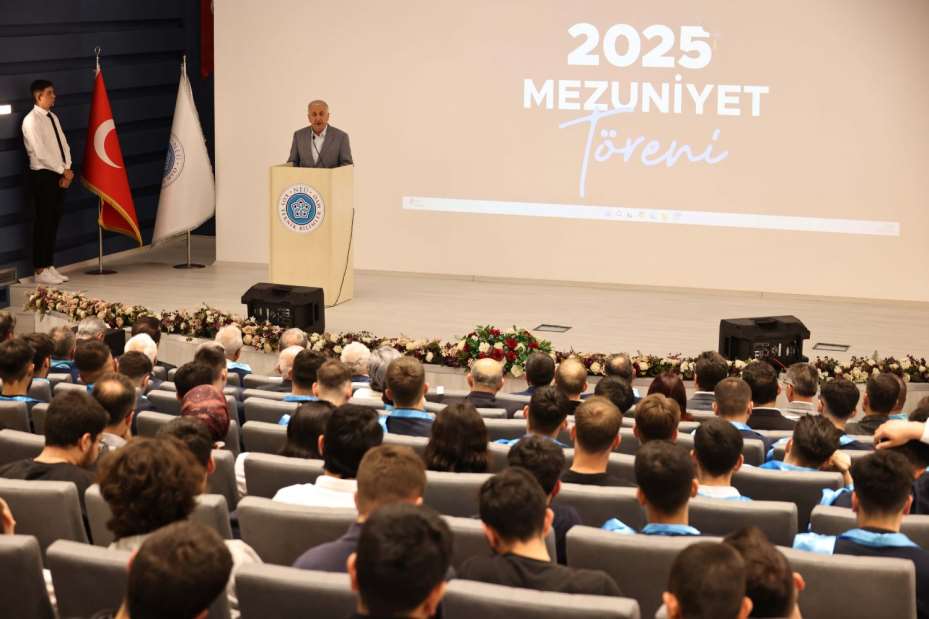 KOS'taki Yüksekokul İlk Mezunlarını Verdi