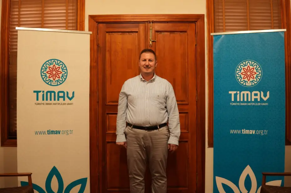 Türkiye Birincisi Hafız Özarpa'dan TİMAV'a Anlamlı Bağış