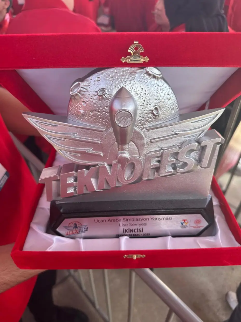 Kapsül'ün Desteklediği Takım Teknofest KKTC'de Çifte Ödül Sevinci Yaşadı