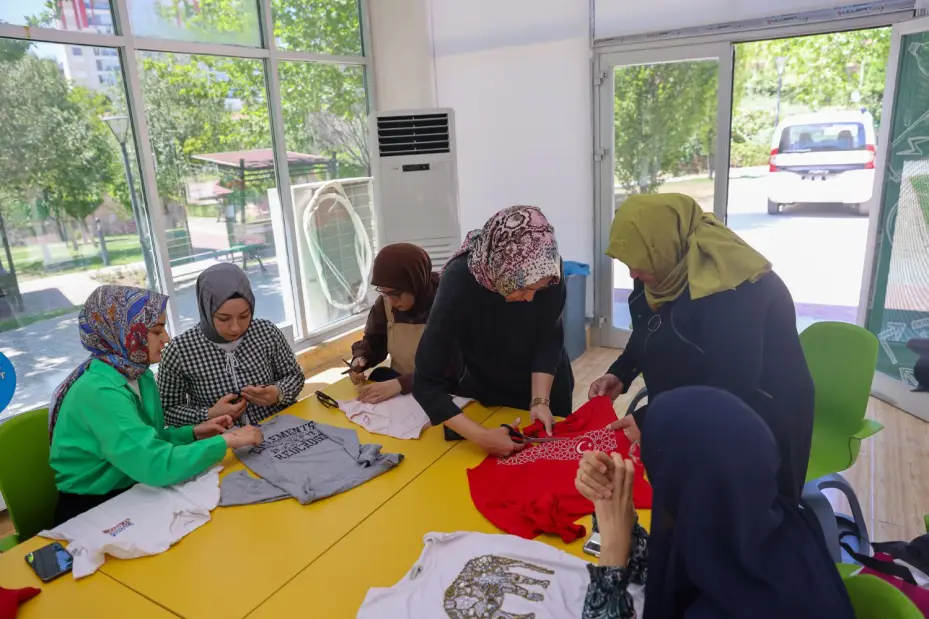 Selçuklu Belediyesi Yeşil Atölye Plastik Poşet Kullanımına Dikkat Çekti