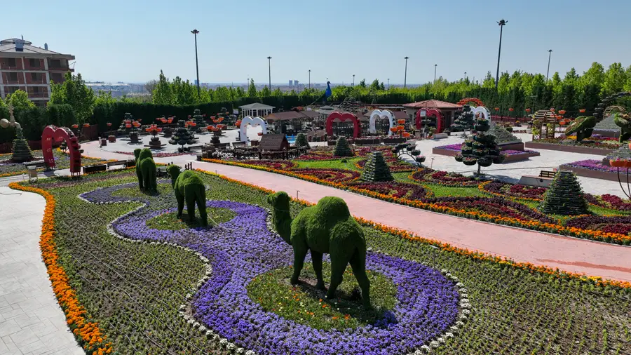 Turizmin Gözdesi Selçuklu Çicek Bahçesi Ziyaretçilerini Bekliyor