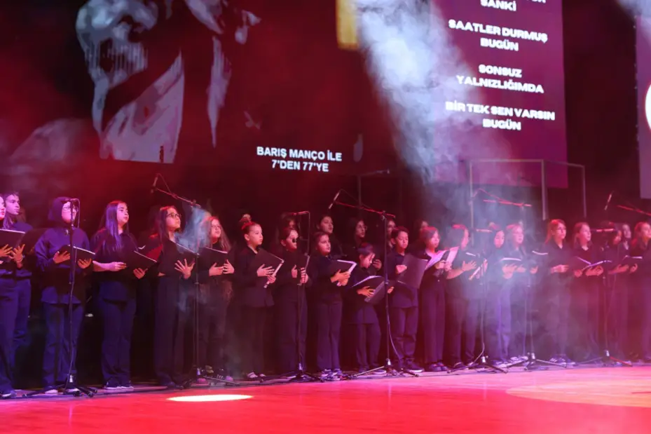 Selçuklu Belediyesi Sanat Akademisi Çocuk Korosu'ndan Barış Manço'ya Vefa Konseri