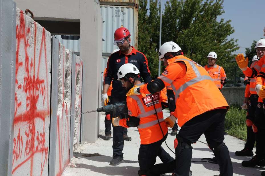 Karatay Arama ve Kurtarma Ekibine Uzman Eğitimi