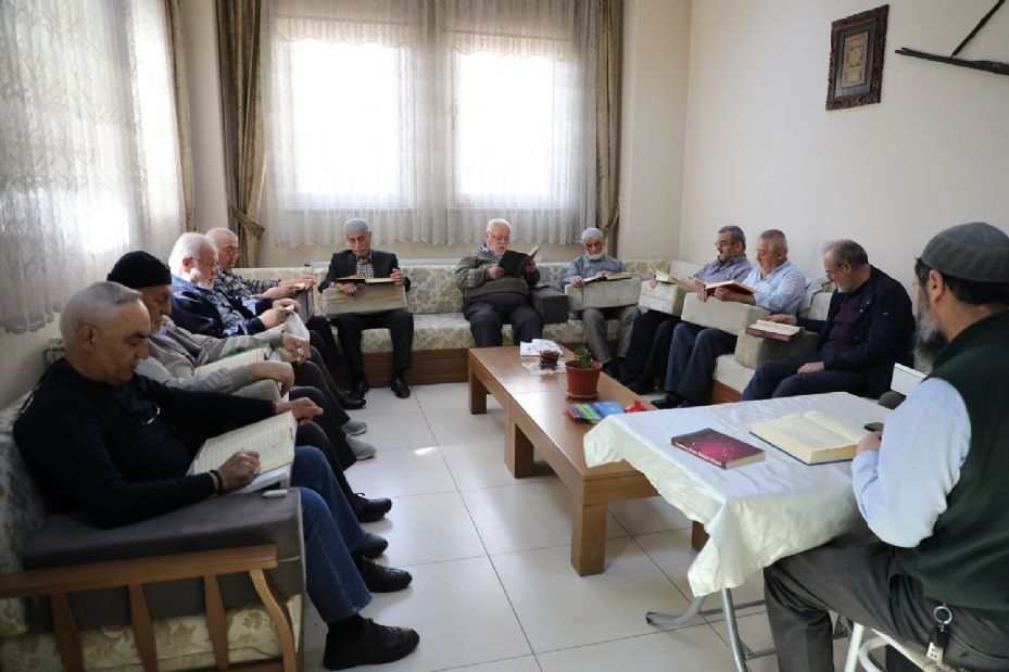 Karatay Emekli Konaklarında Ramazan'a Özel Kur'an Dersi