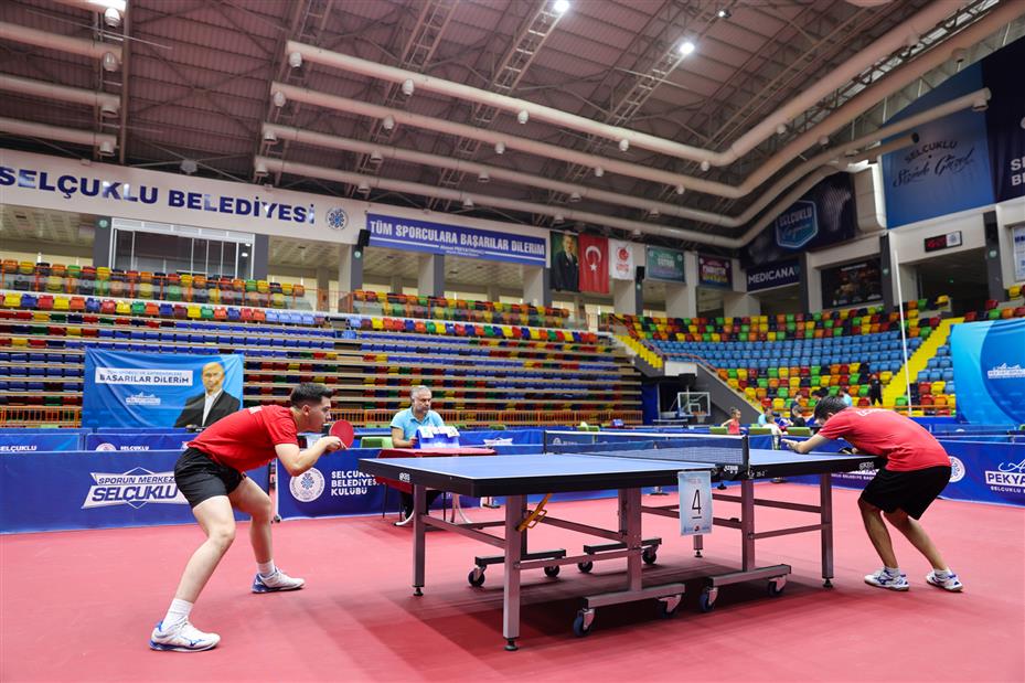 Sporun Merkezi Selçuklu'da Masa Tenisi Heyecanı Yaşandı