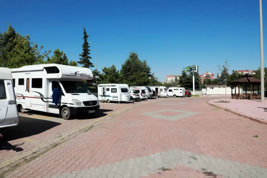 Şehir Merkezinde Karavan Konforu