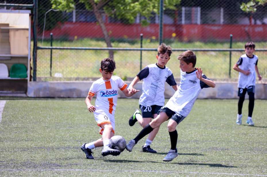 Meram'da Geleneksel Futbol Turnuvası Heyecan Başladı