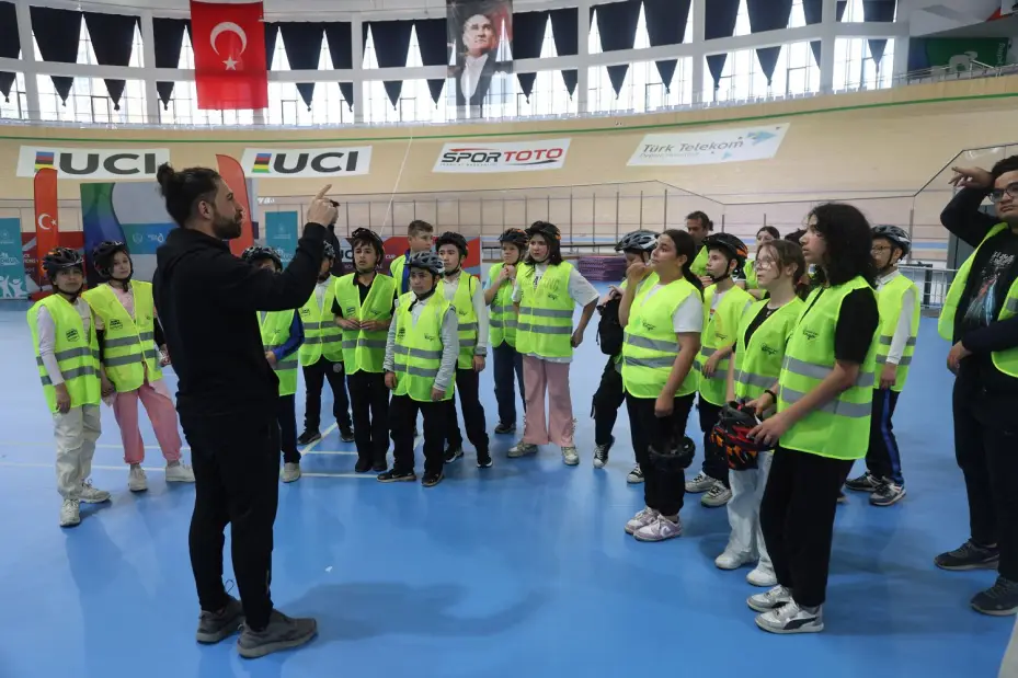 Başkan Altay: "Güvenli Okul Yolları Projesi İle Çocuklar Okullarına Bisikletle Güvenle Ulaşabiliyor"