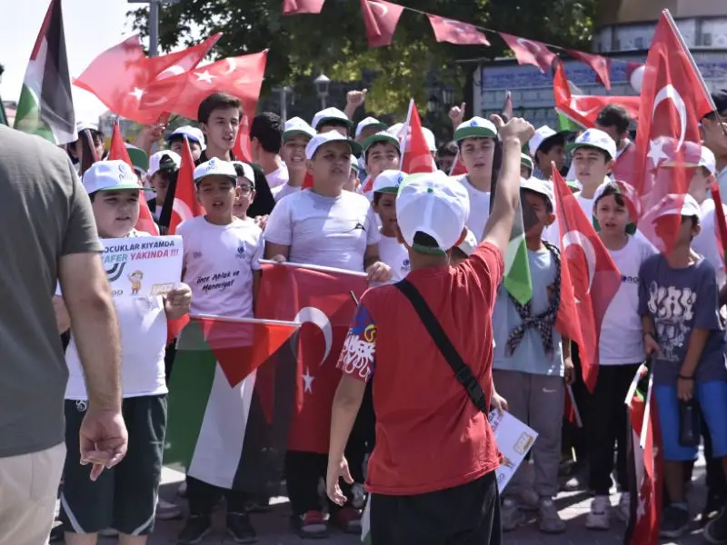Çocuklar Kıyamda, Zafer Yakında
