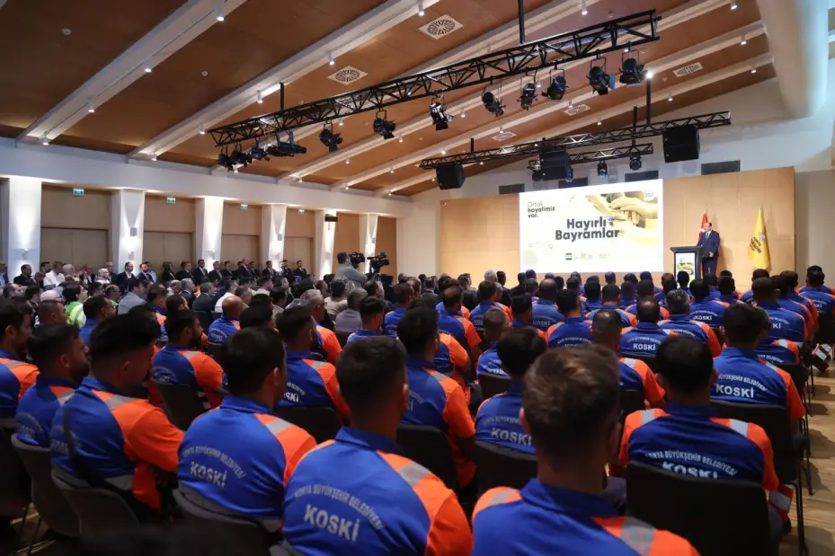 Başkan Altay Büyükşehir Çalışanlarıyla Bayramlaştı