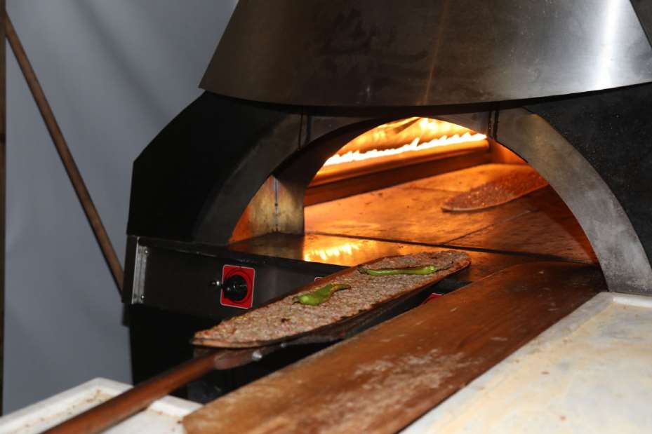 Konbeltaş Türkiye'nin İlk TSE Onaylı Etliekmek Üretim Belgesini Aldı