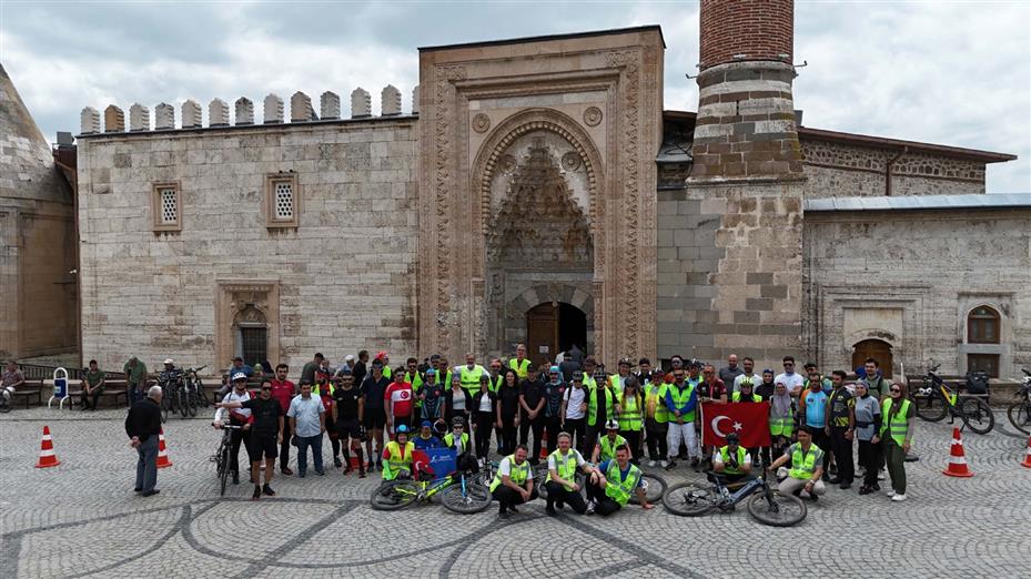 Bisikletseverler Konya Büyükşehir'in Yeni Oluşturduğu Tarihi Rotada Pedal Çevirdi