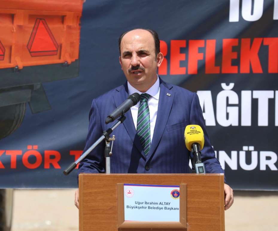 "Reflektör tak, görünür ol" Projesi ile Çiftçilere 10 bin Adet Reflektör Dağıtılacak