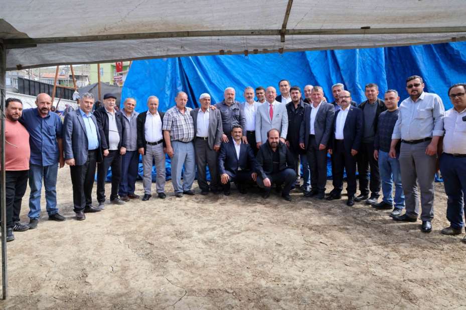 Başkan Kavuş'tan Hafta Sonunda Yoğun Düğün Mesaisi