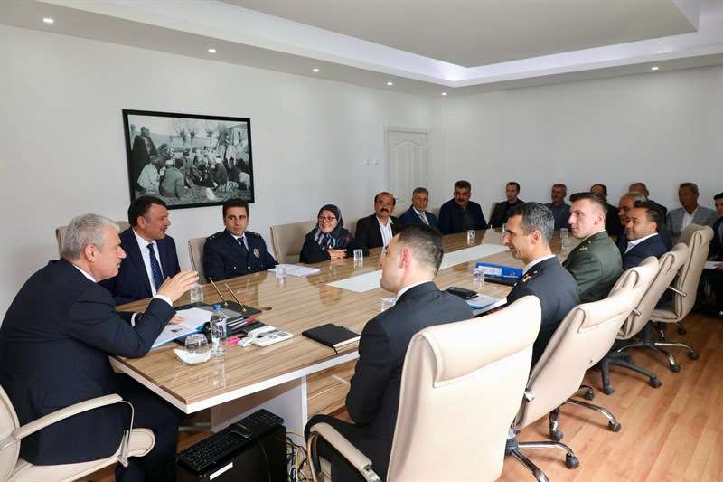 Vali İbrahim Akın, Hadim İlçesini Ziyaret Etti 
