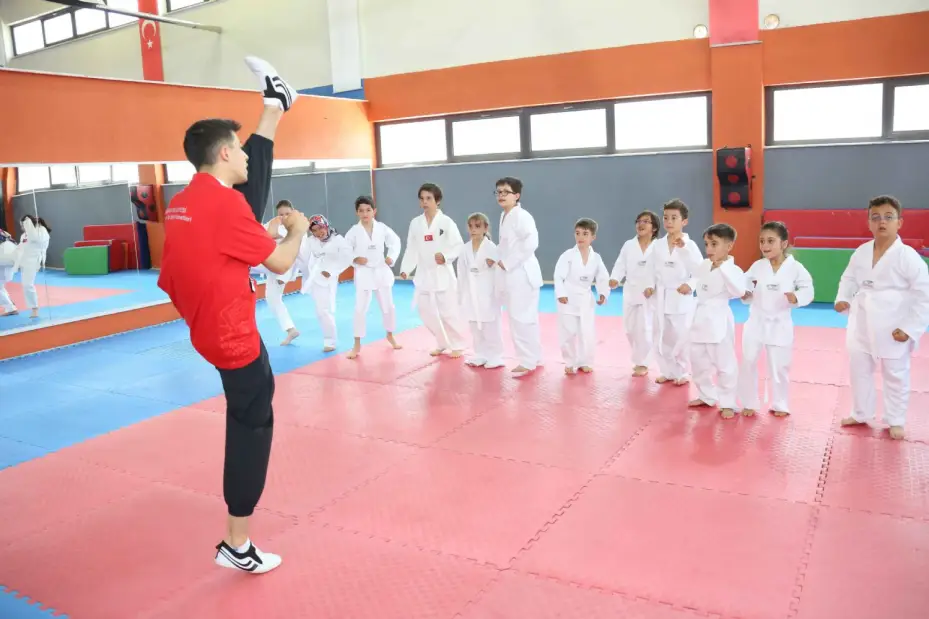Meramlı Çocuklar Yaza ve Spora "Merhaba" Dedi