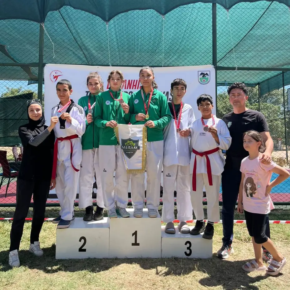 Meramlı Sporcular Yine Zirvede