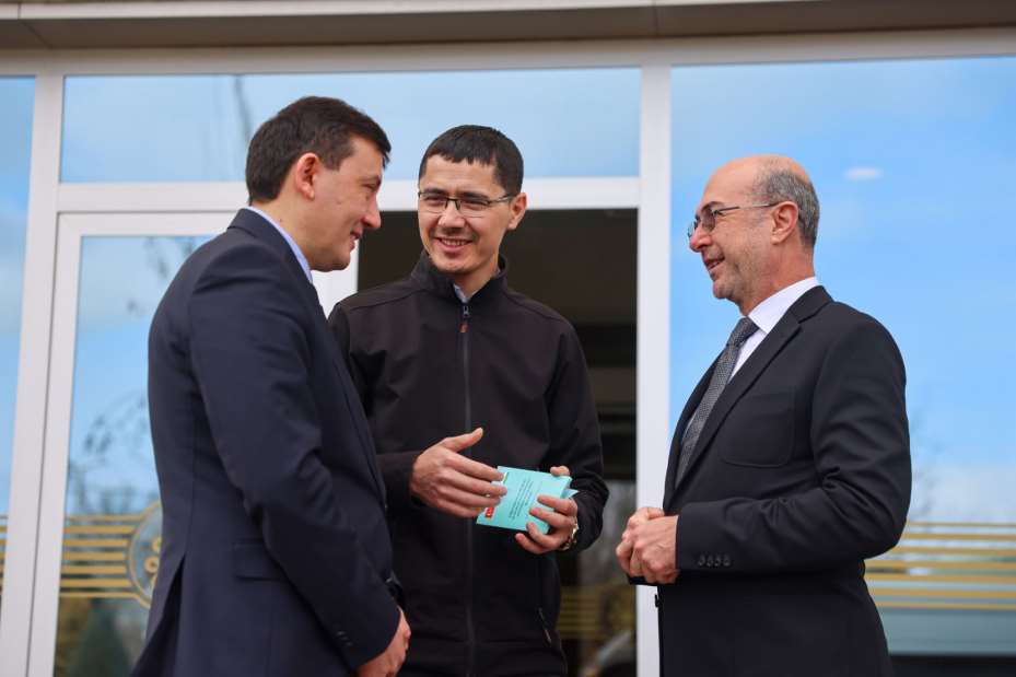 Özbekistanlı Heyetten Başkan Pekyatırmacı'ya Ziyaret