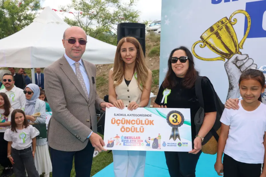  "Okullar Arası Sıfır Atık Yarışması" nın Ödül Töreni  Selçuklu Seyir Tepesi'nde Gerçekleşti