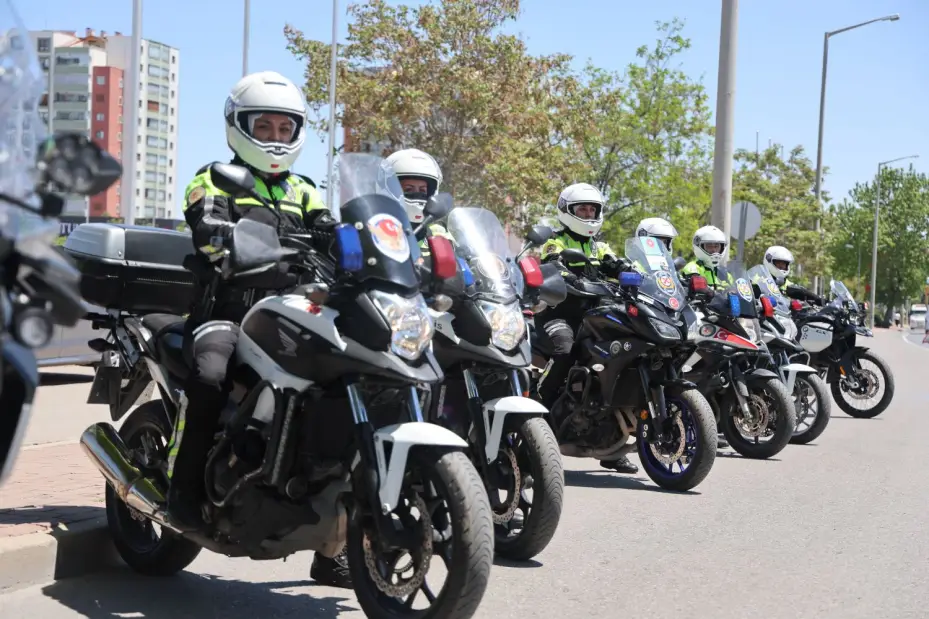  Konya'nın ilk kadın şahin polisleri görevde