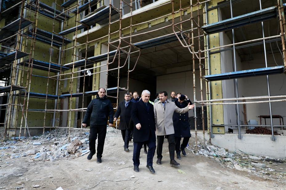 Vali Akın, Başkan Kılca, Maksut Yüksek ve Birdal Öztürk Karatay Spor Merkezi'ni İnceledi