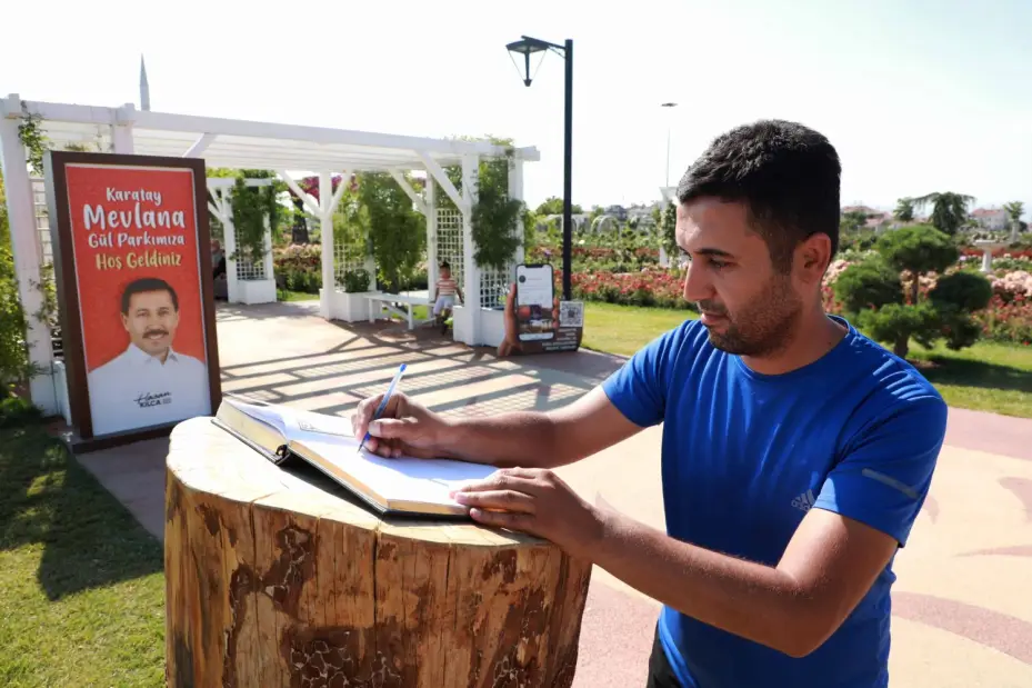 Lavanta Bahçesi ve Gül Parkı, Ziyaretçilerin Kalbini Fethetti 