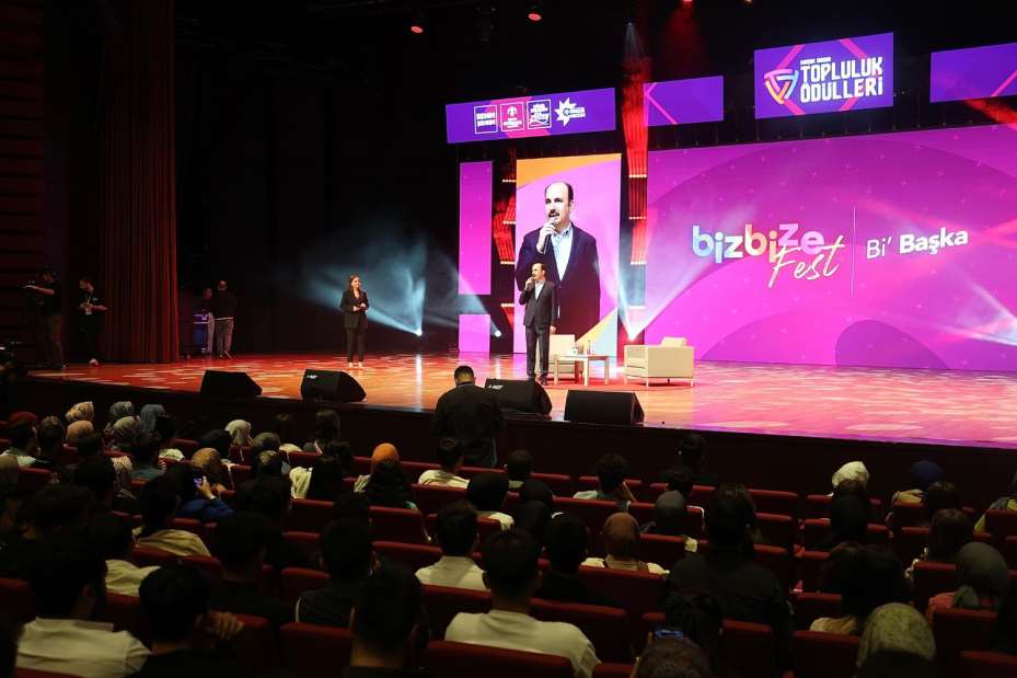 Başkan Altay Gençlik Meclisi Topluluk Ödülleri "Biz bize fest bi başka" Programının Açılışına Katıldı