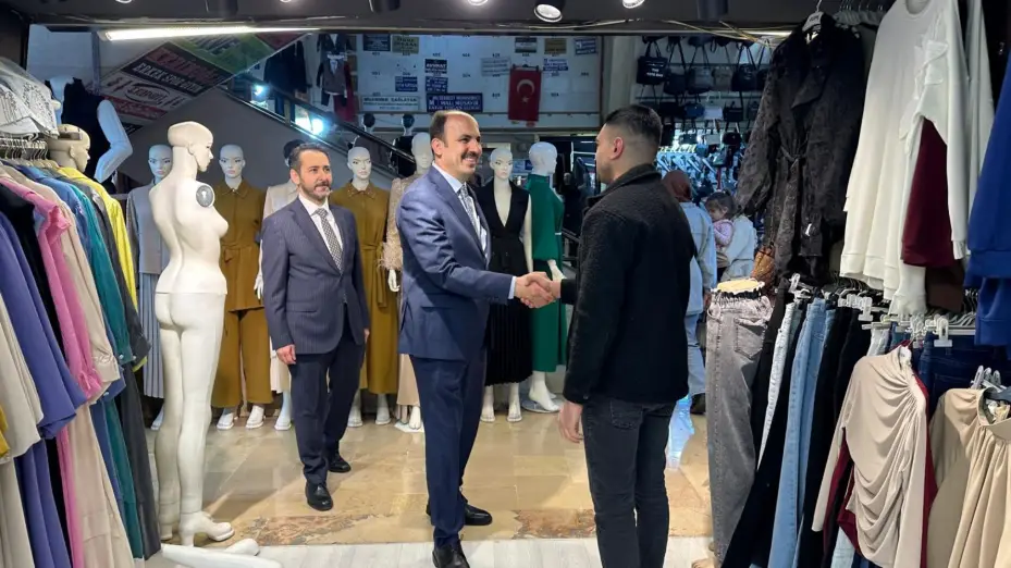 Başkan Altay Esnafların ve Konyalıların Bayram Heyecanına Ortak Oldu