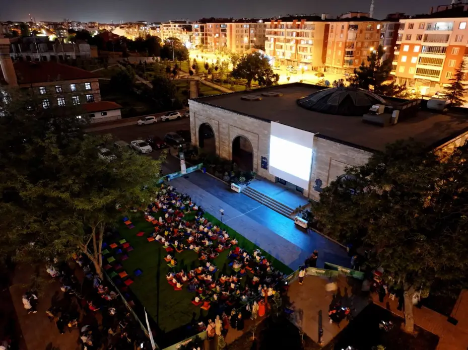 Karatay'da Açık Havada Sinema Etkinliği