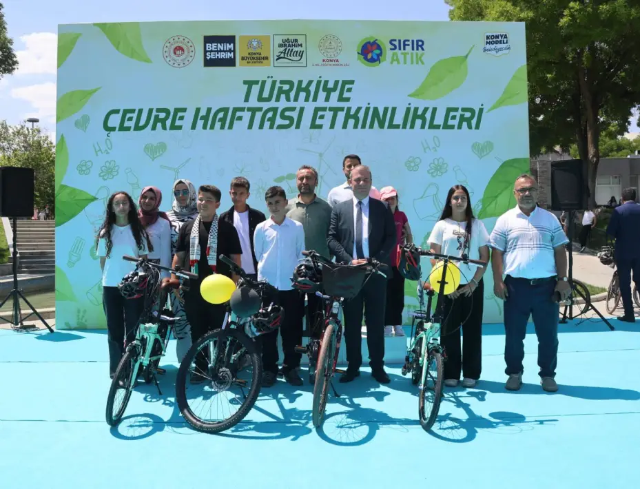 Konya Büyükşehir'in Çevre Yarışmalarında Dereceye Giren Öğrencilere Ödülleri Verildi