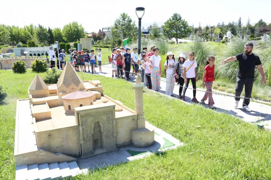 80 Binde Devr-i Alem Parkı'nda Online Bilet Dönemi Başladı