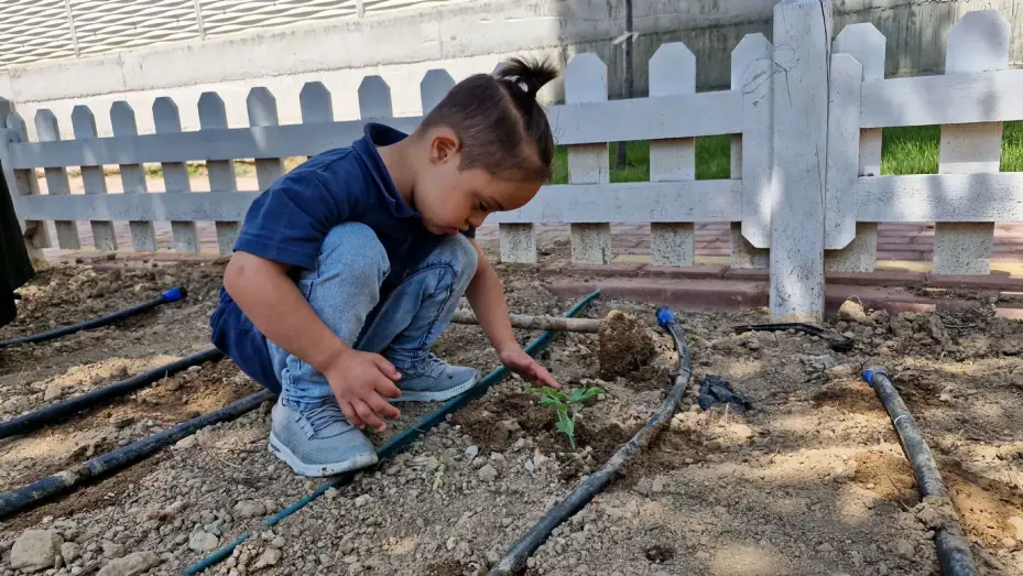 Özel Çocuklar Fideleri Toprakla Buluşturdu