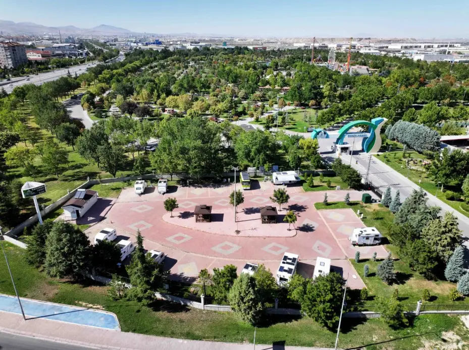 Şehir Merkezinde Karavan Konforu