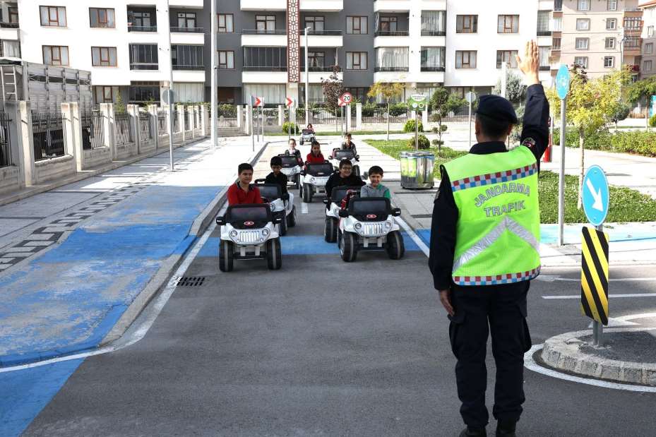Hasan Kılca'dan Trafik ve İlk Yardım Haftası Mesajı
