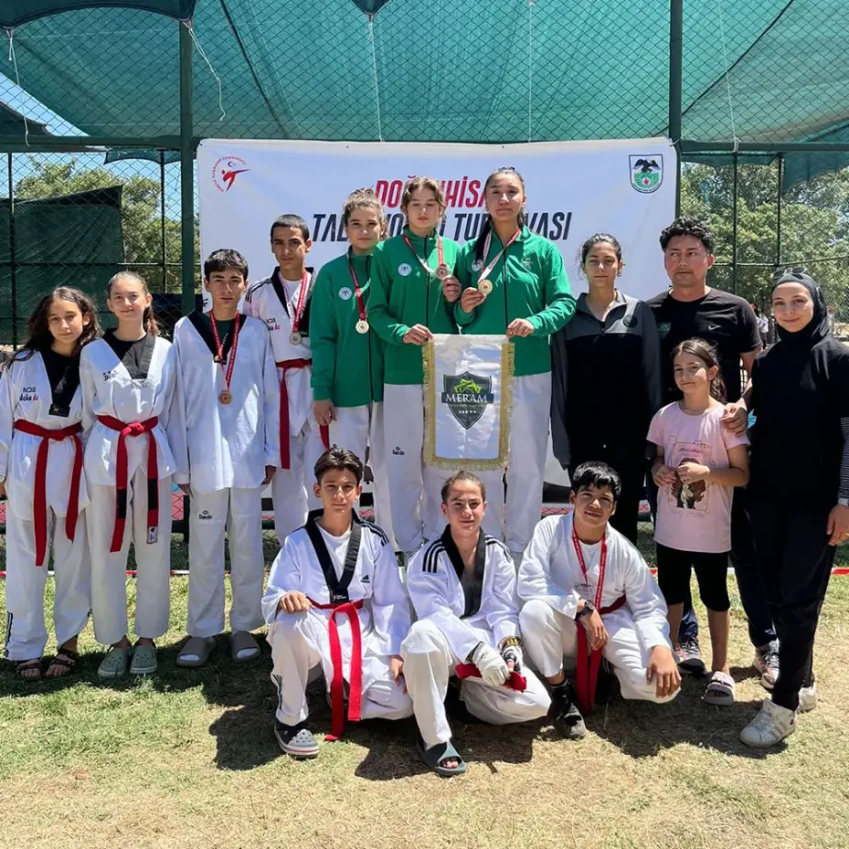 Meramlı Sporcular Yine Zirvede