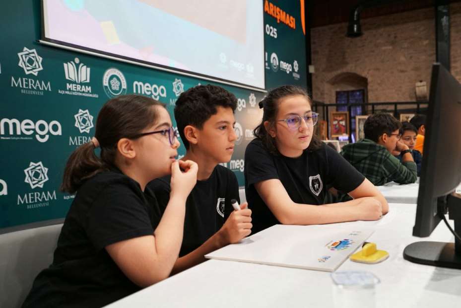 MEGA Bilim Kurdu Dergisi Bilgi Yarışmasının Finali Nefes Kesti