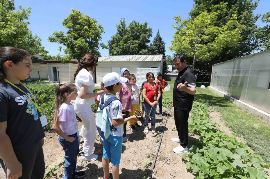 Başkan Kılca, Tabiat Mektebi Yaz Okulu'nda Öğrencilerle Buluştu