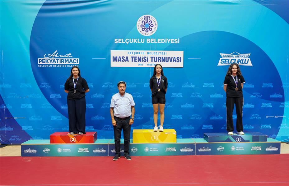 Sporun Merkezi Selçuklu'da Masa Tenisi Heyecanı Yaşandı