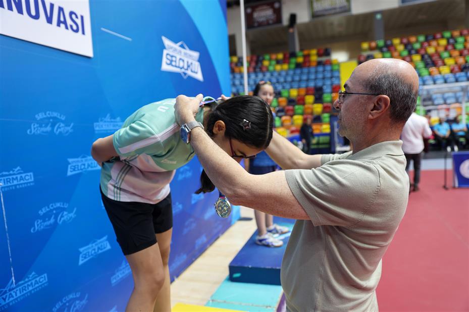 Sporun Merkezi Selçuklu'da Masa Tenisi Heyecanı Yaşandı
