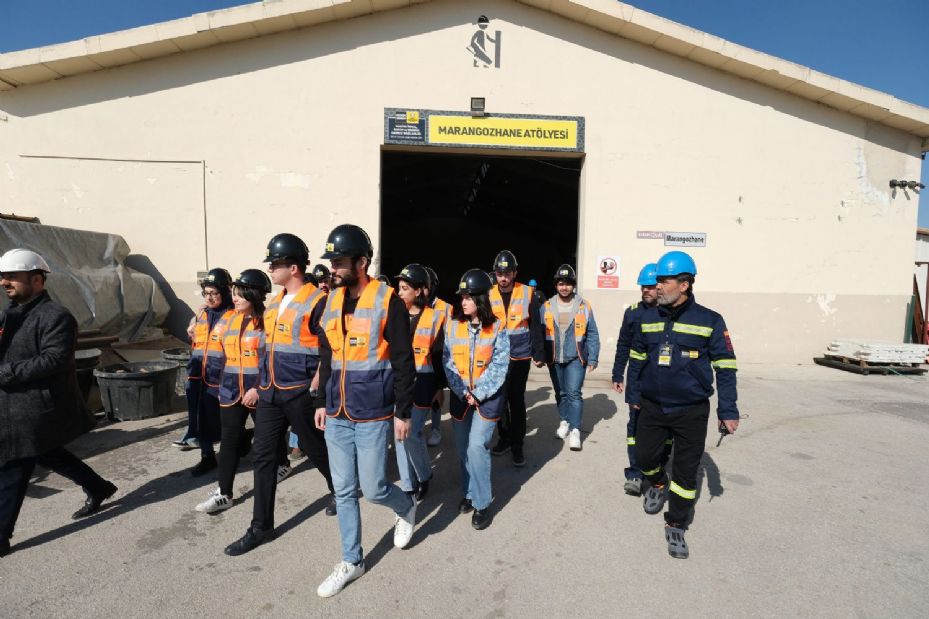 Konya Büyükşehir Gençlik Meclisi Geleceğin Mühendisleri İçin Teknik Gezi Düzenli 